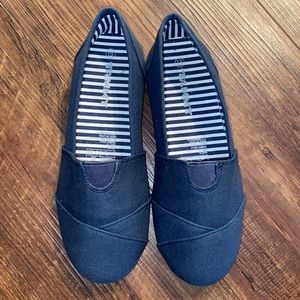 Toms children’s slip on